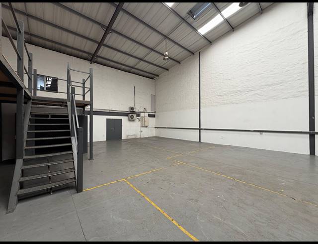 666M² WAREHOUSE TO LET IN HALFWAY HOUSE